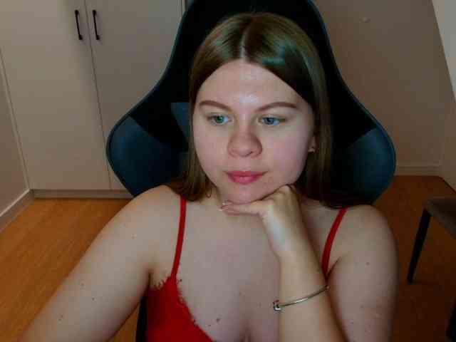 Model: AbbyMint