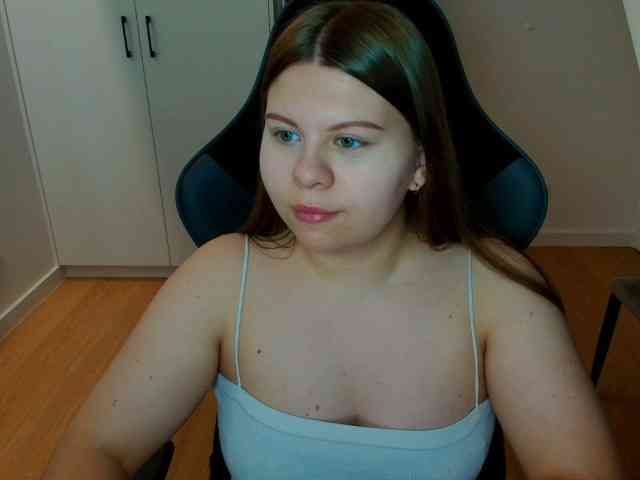 Model: AbbyMint