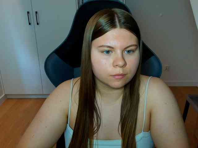 Model: AbbyMint