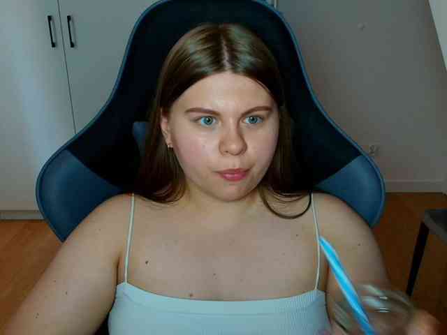 Model: AbbyMint