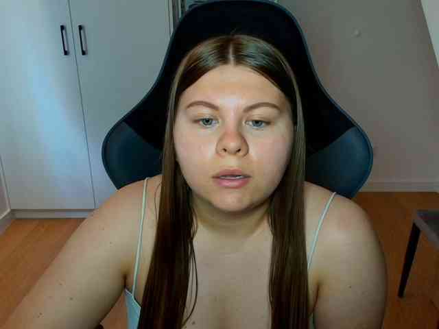 Model: AbbyMint