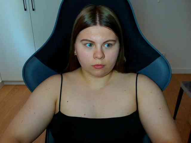 Model: AbbyMint