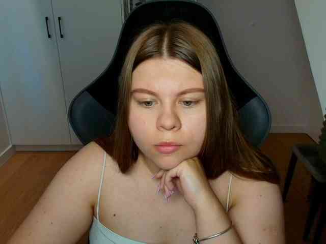 Model: AbbyMint