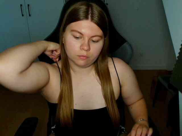 Model: AbbyMint