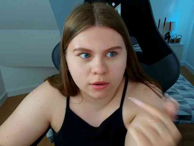 Model: AbbyMint
