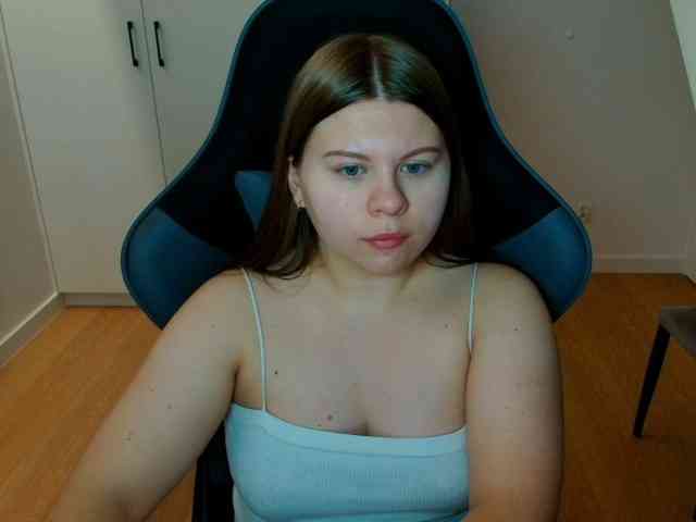 Model: AbbyMint