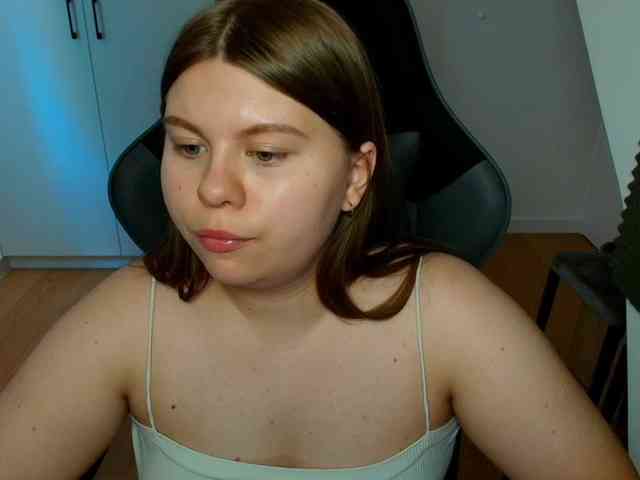 Model: AbbyMint