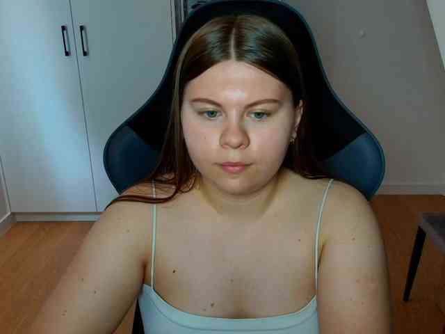 Model: AbbyMint