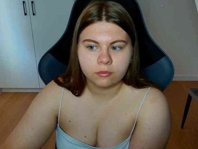 Model: AbbyMint