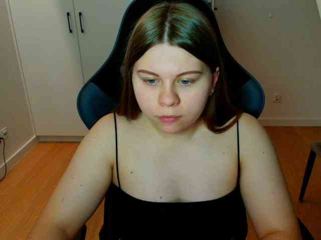 Model: AbbyMint