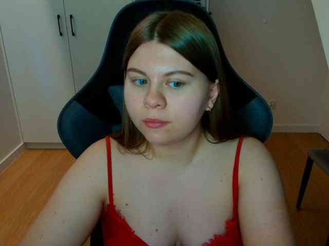 Model: AbbyMint