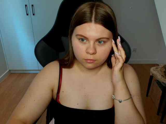 Model: AbbyMint