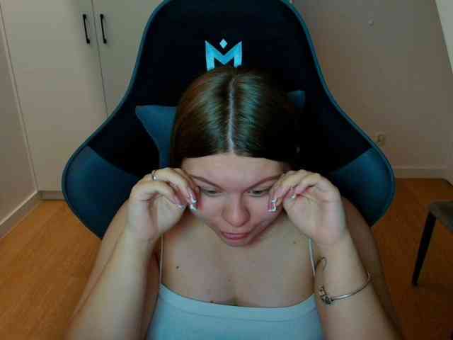 Model: AbbyMint