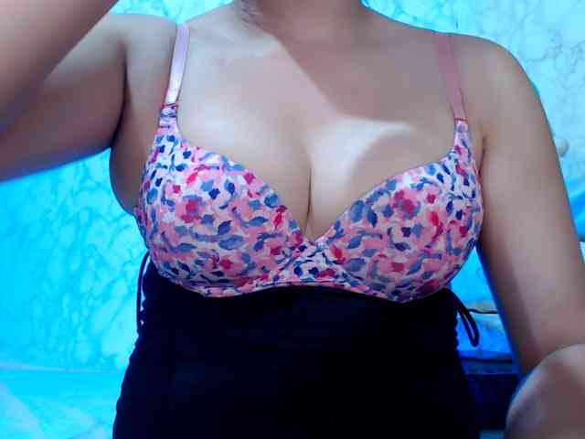 Born2Porn Sex Cam Show