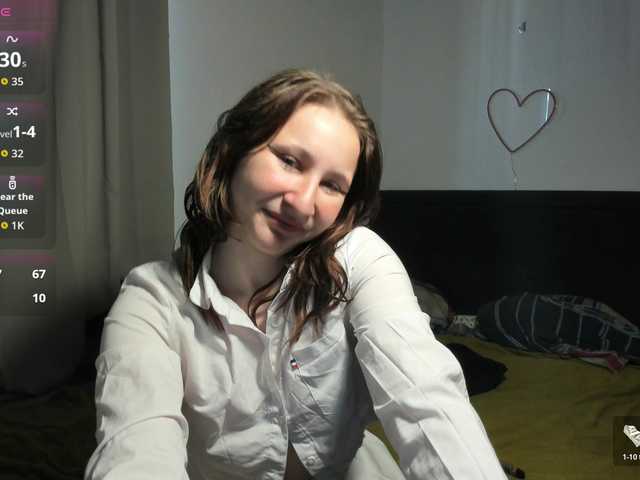 Christina-5 live cam on BongaCams