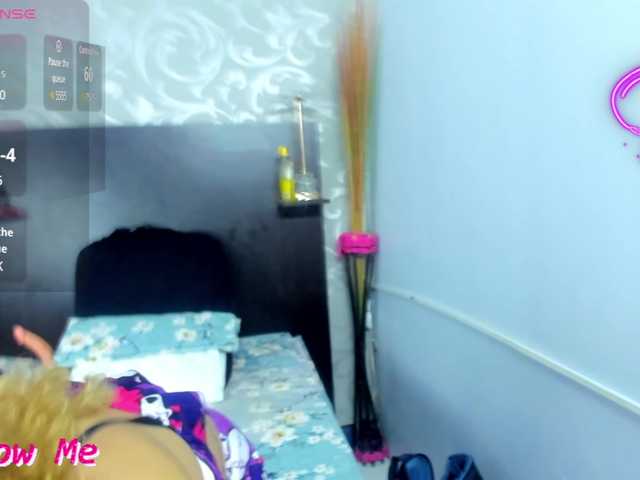 RoseeQuenn live cam on BongaCams