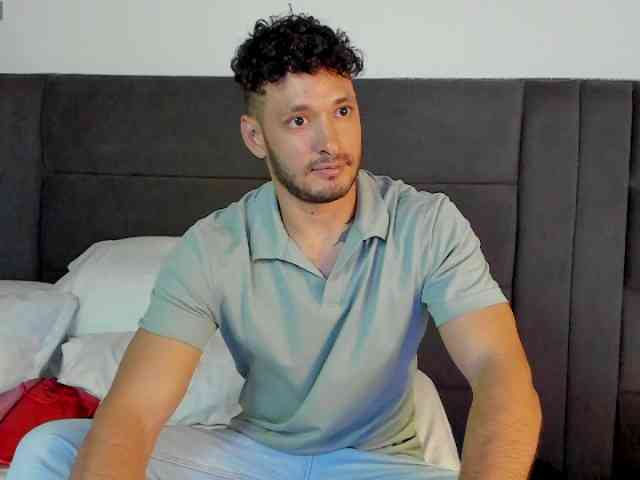 Alejandro2x Sex Cam Show