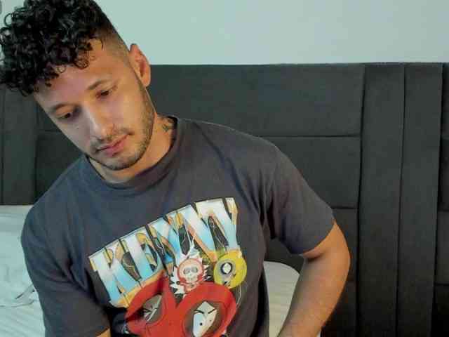 Alejandro2x Sex Cam Show