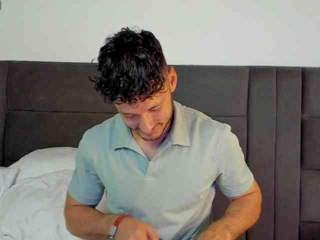 Alejandro2x Sex Cam Show