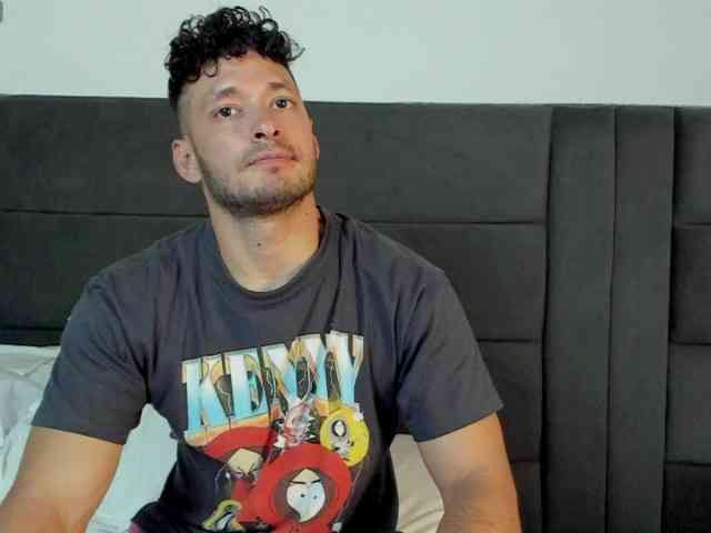 Alejandro2x Sex Cam Show
