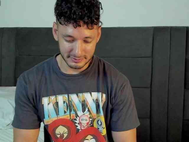 Alejandro2x Sex Cam Show
