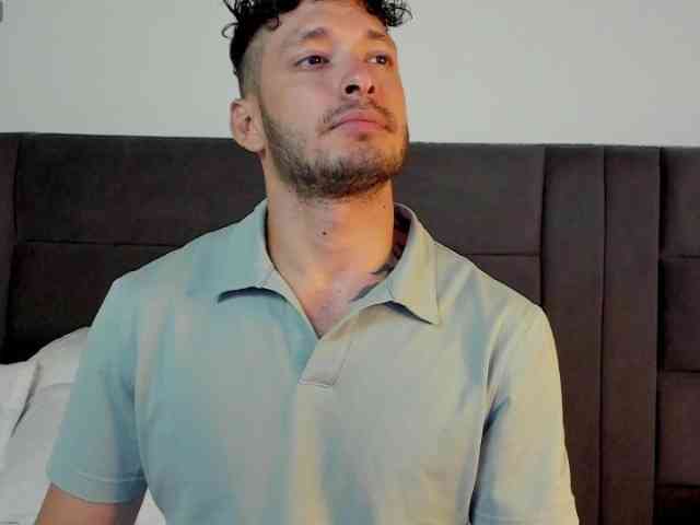 Alejandro2x Sex Cam Show