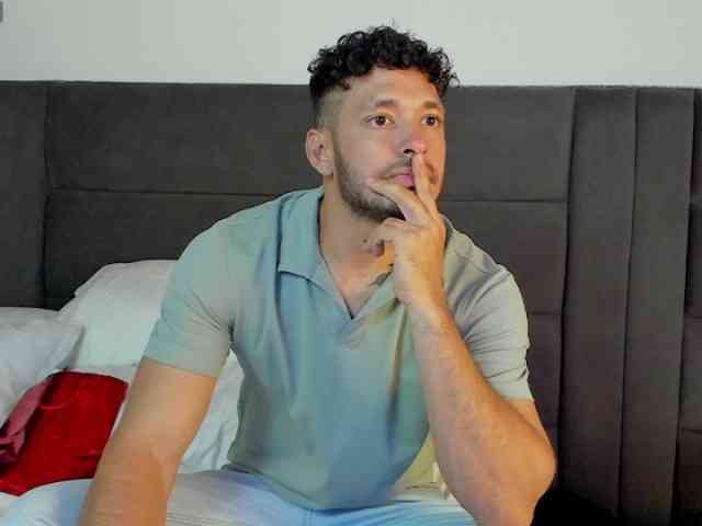 Alejandro2x Sex Cam Show