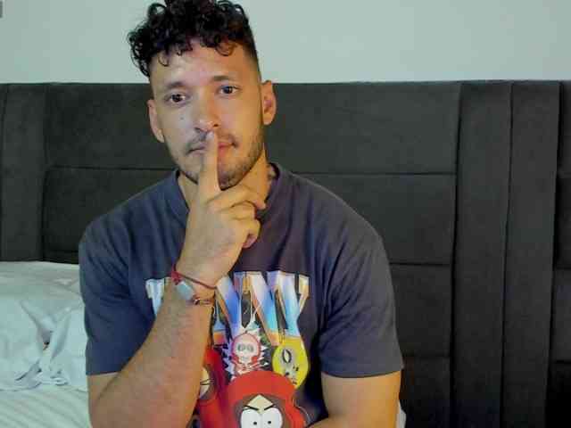 Alejandro2x Sex Cam Show