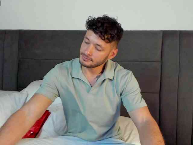 Alejandro2x Sex Cam Show