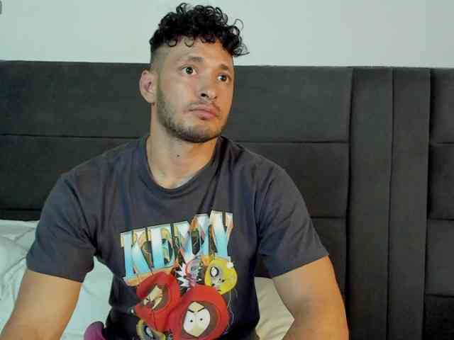 Alejandro2x Sex Cam Show