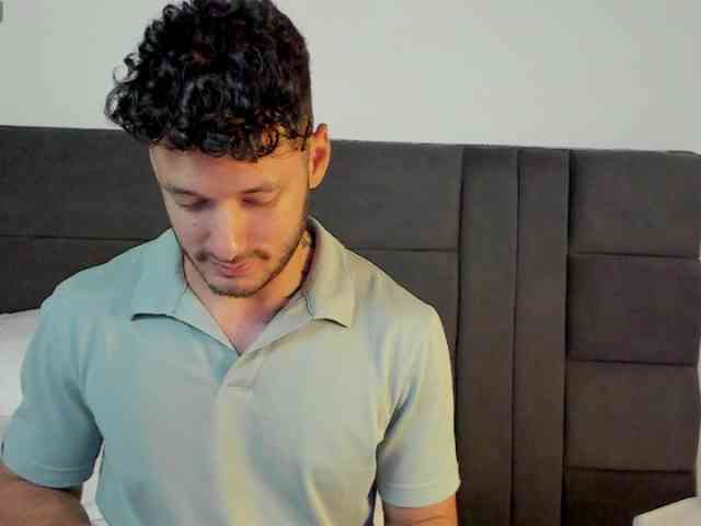 Alejandro2x Sex Cam Show
