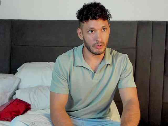 Alejandro2x Sex Cam Show