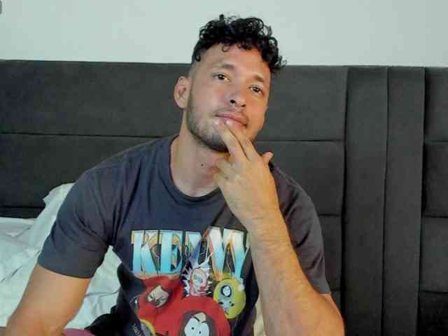 Alejandro2x Sex Cam Show