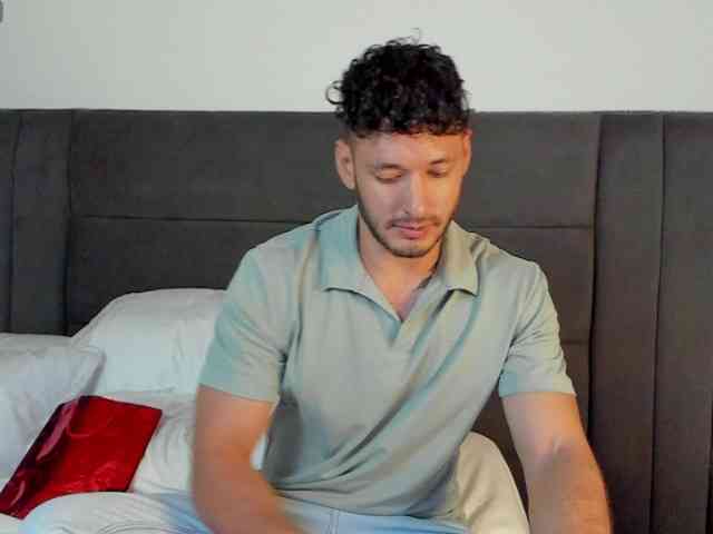 Alejandro2x Sex Cam Show
