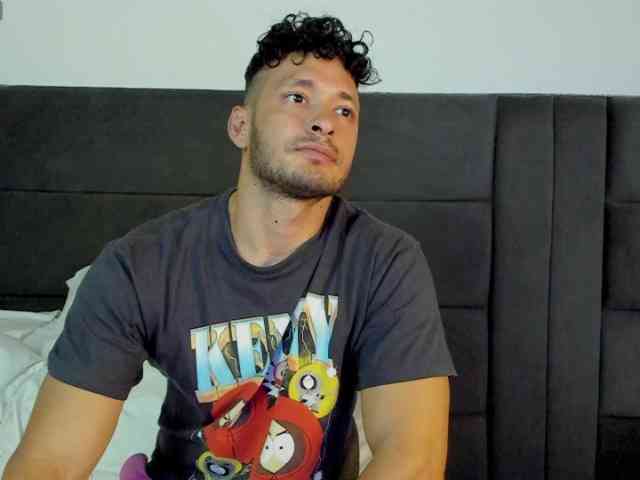 Alejandro2x Sex Cam Show