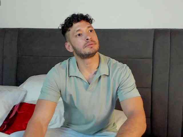 Alejandro2x Sex Cam Show