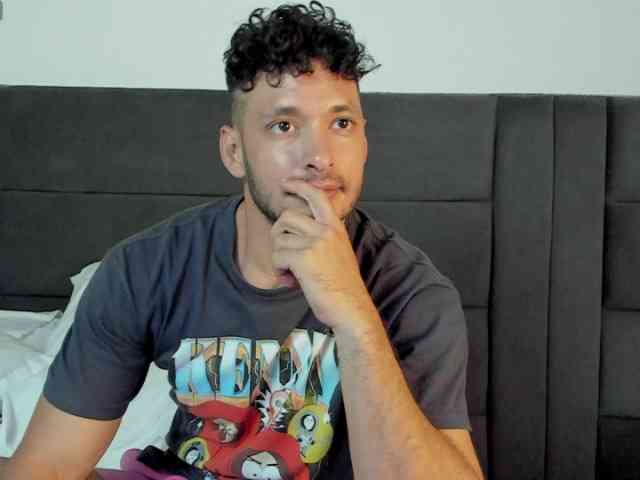 Alejandro2x Sex Cam Show