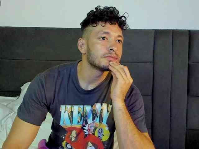 Alejandro2x Sex Cam Show