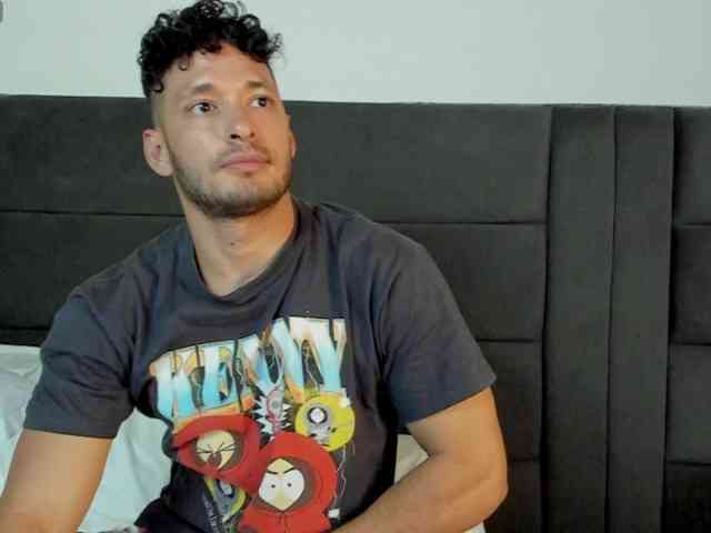 Alejandro2x Sex Cam Show
