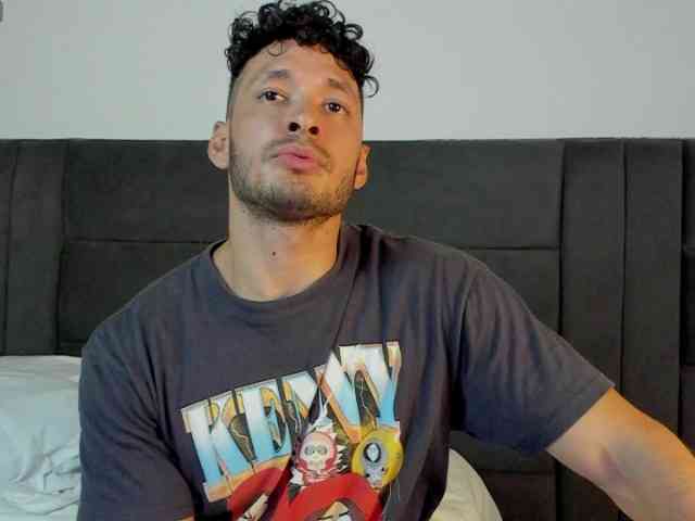 Alejandro2x Sex Cam Show