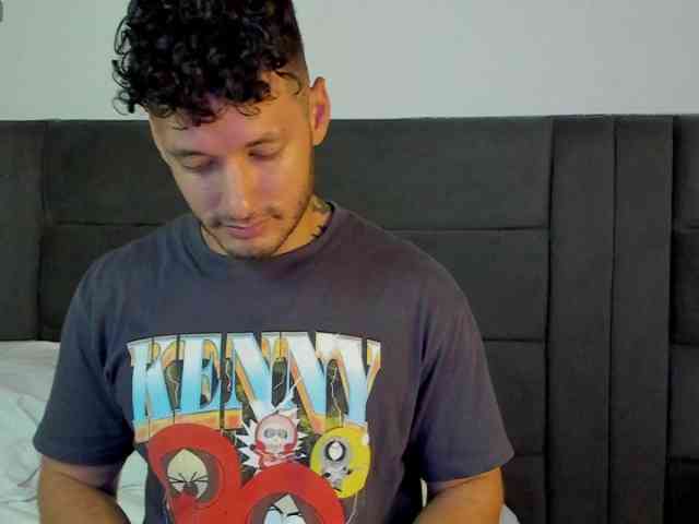 Alejandro2x Sex Cam Show