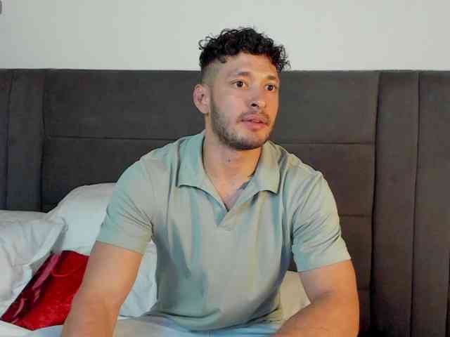 Alejandro2x Sex Cam Show