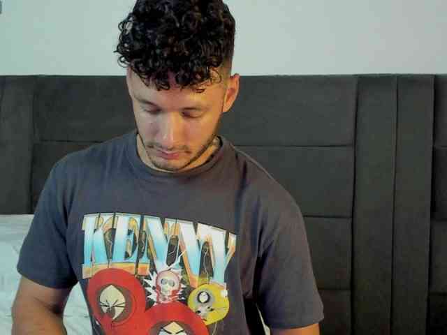 Alejandro2x Sex Cam Show