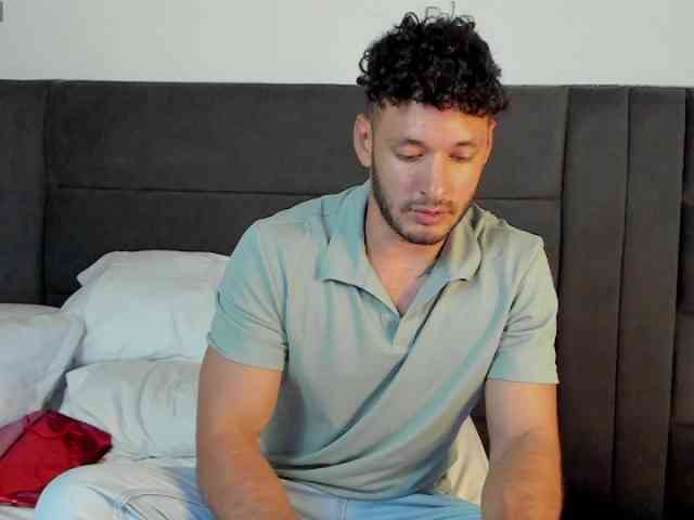 Alejandro2x Sex Cam Show