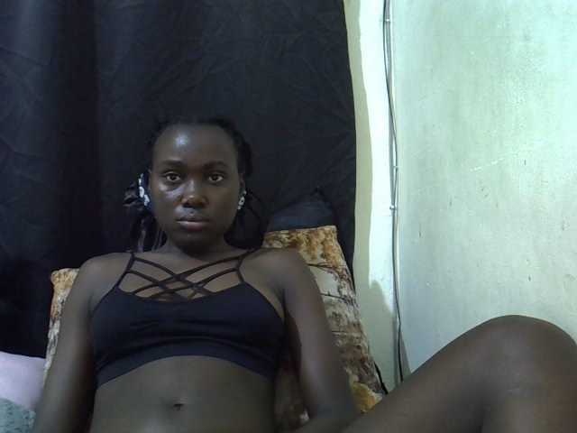 Cutteyslim9 live cam on BongaCams