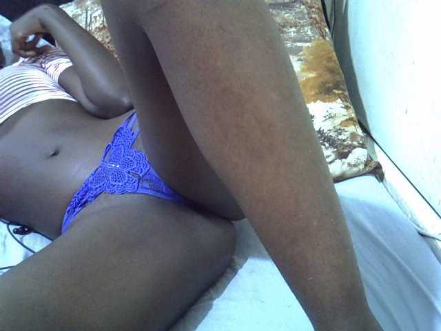 Cutteyslim9 live cam on BongaCams