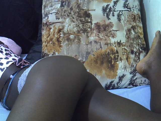 Cutteyslim9 live cam on BongaCams