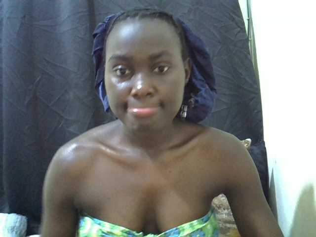 Cutteyslim9 live cam on BongaCams