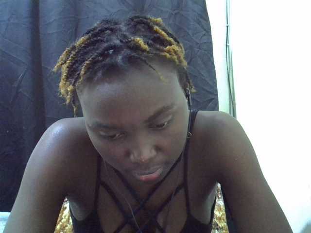Cutteyslim9 live cam on BongaCams