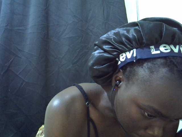 Cutteyslim9 live cam on BongaCams